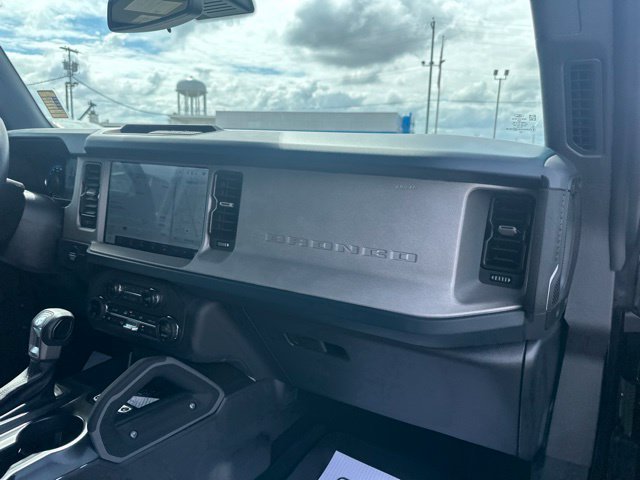 Used 2024 Ford Bronco Outer Banks AWD/4WD image 12