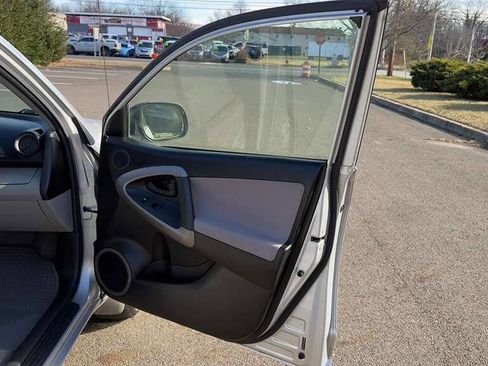Used 2006 Toyota RAV4 4WD image 30
