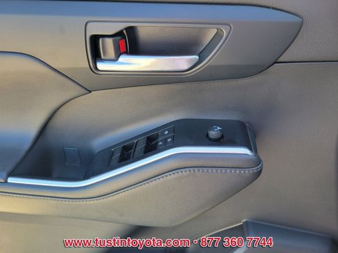 Used 2022 Toyota Highlander XLE image 20