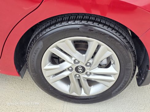 Used 2019 Hyundai Elantra Value Edition w/ Winter Weather Package FWD image 9