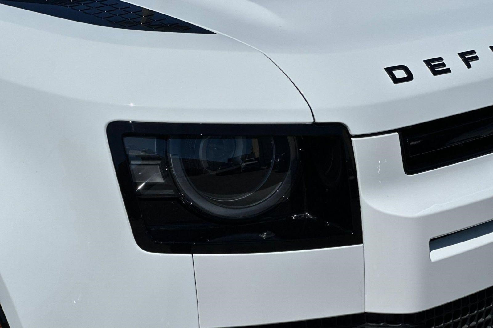 New 2026 Land Rover Defender 110 X-Dynamic SE AWD/4WD image 27
