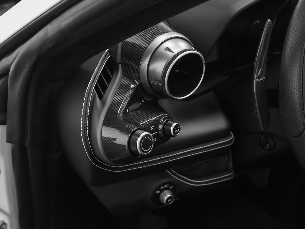 Certified 2022 Ferrari F8 Tributo RWD image 45