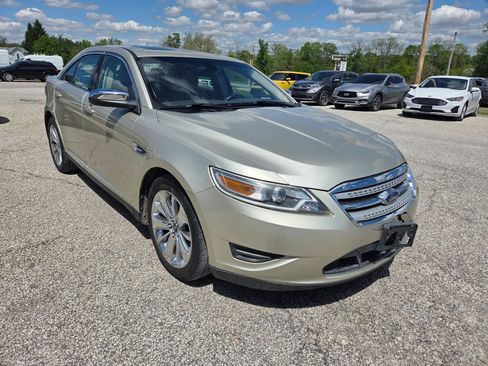 Used 2010 Ford Taurus Limited AWD/4WD image 3
