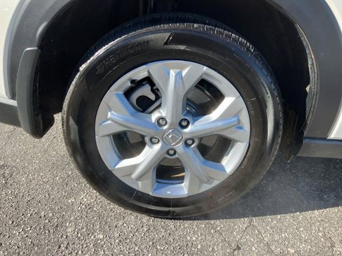 Certified 2025 Honda HR-V LX image 27