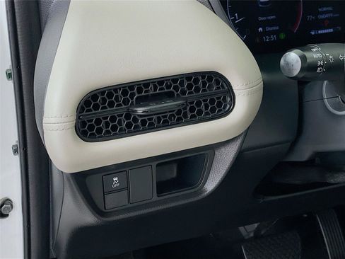 Used 2023 Honda HR-V LX image 13