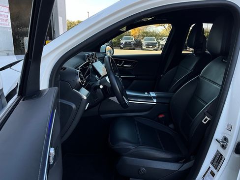 Used 2024 Mercedes-Benz GLC 300 4MATIC image 10