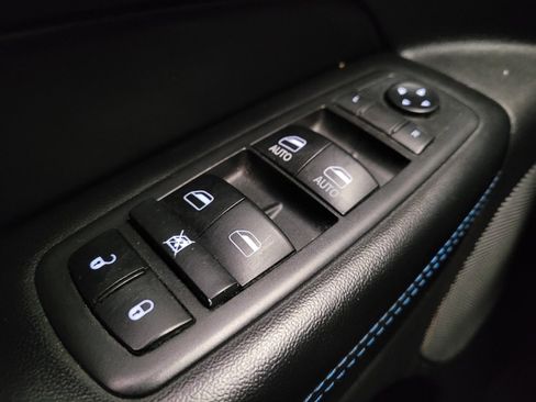 Used 2019 Jeep Grand Cherokee Laredo image 27