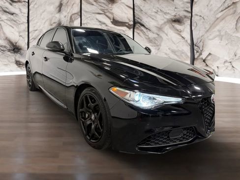 Used 2021 Alfa Romeo Giulia Sprint w/ Nero Edizione image 13