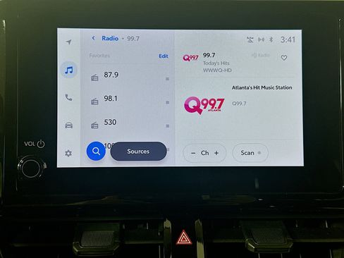 Used 2025 Toyota Corolla LE image 19