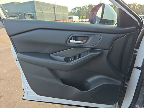 New 2026 Nissan Rogue SV FWD image 31