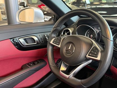 Used 2019 Mercedes-Benz SL 550 image 12