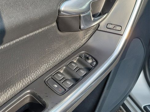 Used 2014 Volvo S60 T5 image 20