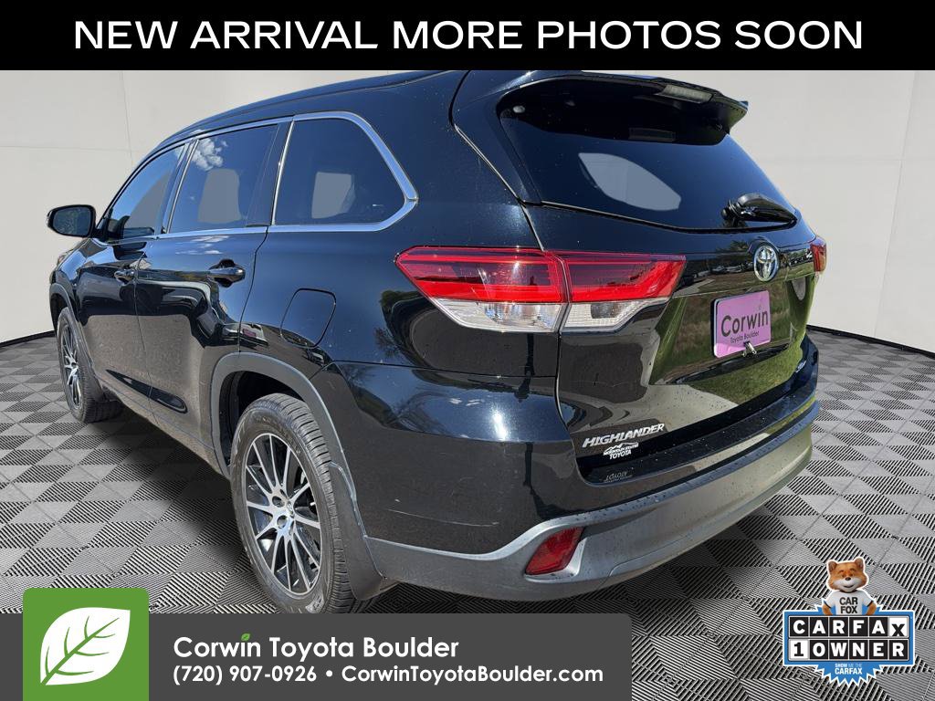 Used 2018 Toyota Highlander SE w/ Carpet Mat Package (TMS) AWD/4WD image 5