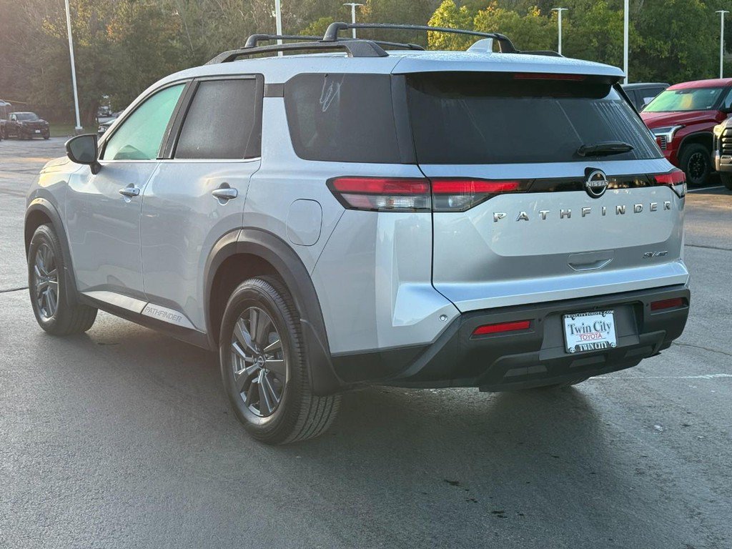 Used 2022 Nissan Pathfinder SV AWD/4WD image 7