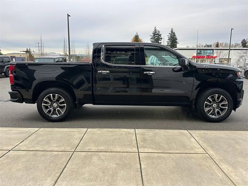 Used 2019 Chevrolet Silverado 1500 High Country w/ Technology Package image 6