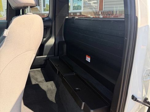 Used 2022 Toyota Tacoma SR AWD/4WD image 11