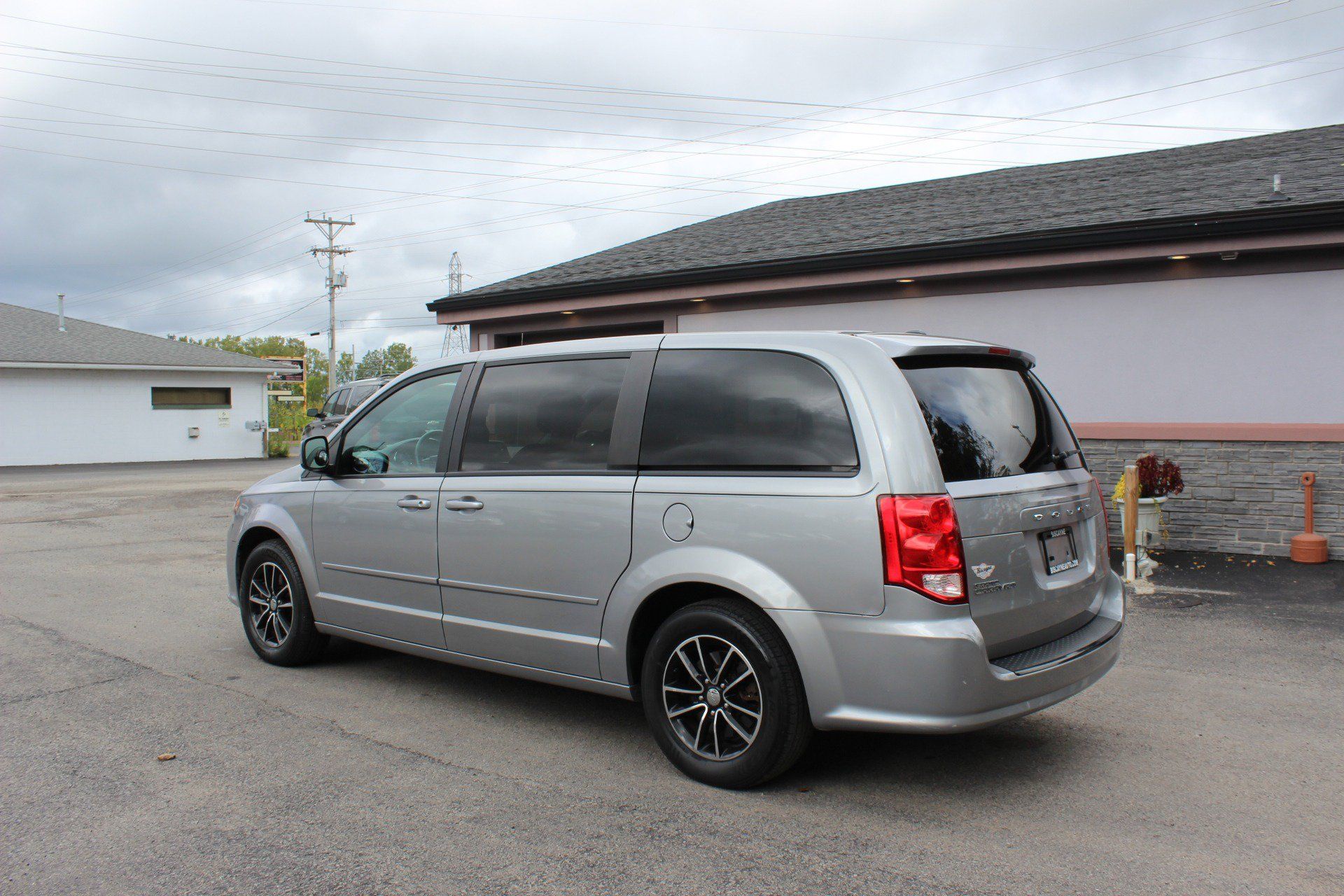 Used 2017 Dodge Grand Caravan SE FWD image 9