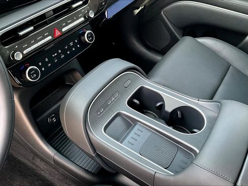 Certified 2026 Hyundai Palisade Calligraphy FWD image 16