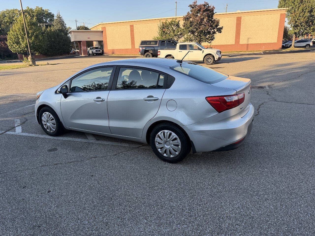 Used 2016 Kia Rio LX FWD image 2