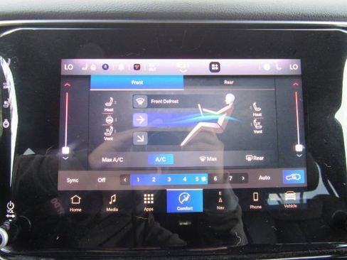 Used 2024 Jeep Wagoneer Series II w/ Flexible Seating Group RWD image 11