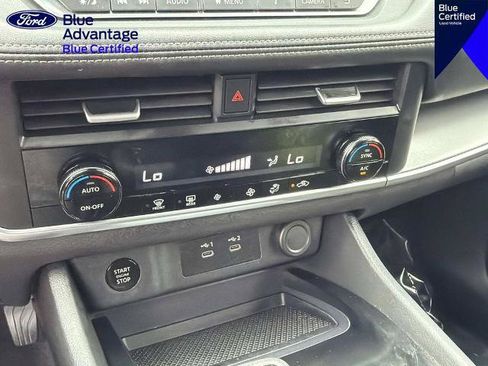 Used 2024 Nissan Rogue SV FWD image 24