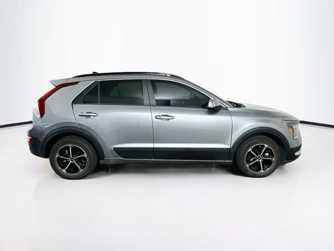 Used 2023 Kia Niro EX FWD image 10