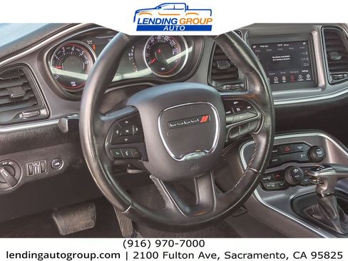 Used 2019 Dodge Challenger SXT image 14
