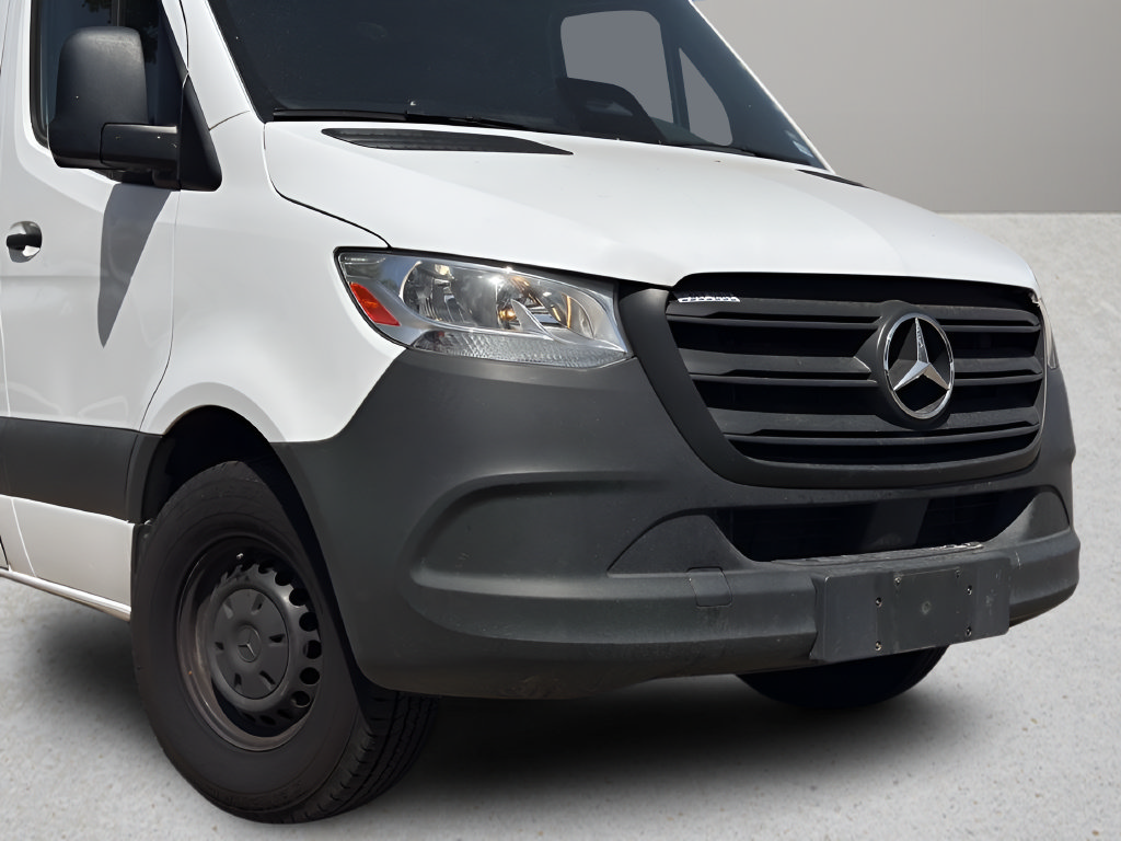 Used 2025 Mercedes-Benz Sprinter 2500 image 21