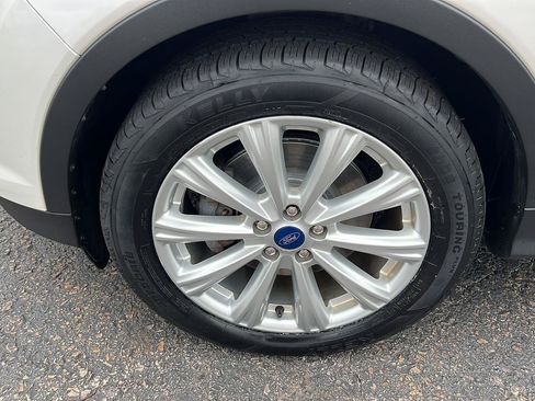 Used 2019 Ford Escape SEL AWD/4WD image 25