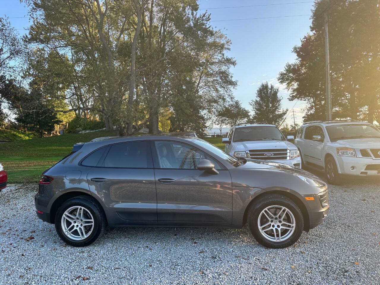 Used 2017 Porsche Macan AWD/4WD image 4
