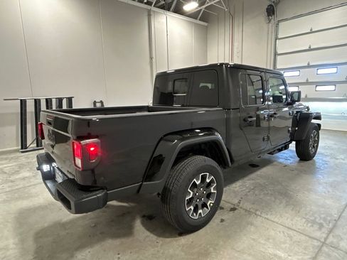 New 2026 Jeep Gladiator Sport image 6
