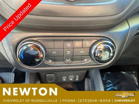 Used 2023 Chevrolet TrailBlazer LT FWD image 12