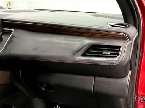 Used 2024 Chevrolet Tahoe High Country AWD/4WD image 19