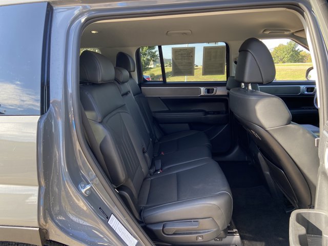 Used 2025 Hyundai Santa Fe SEL FWD image 15
