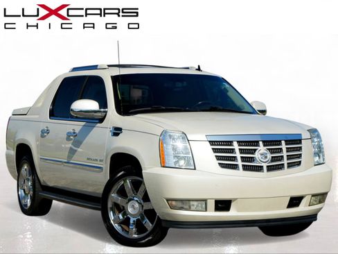 Used 2011 Cadillac Escalade EXT Luxury AWD/4WD image 1