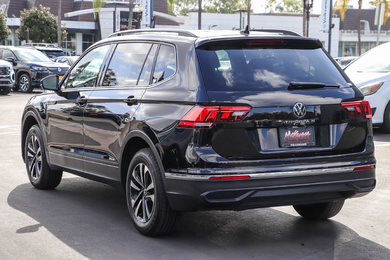 Used 2022 Volkswagen Tiguan S FWD image 8