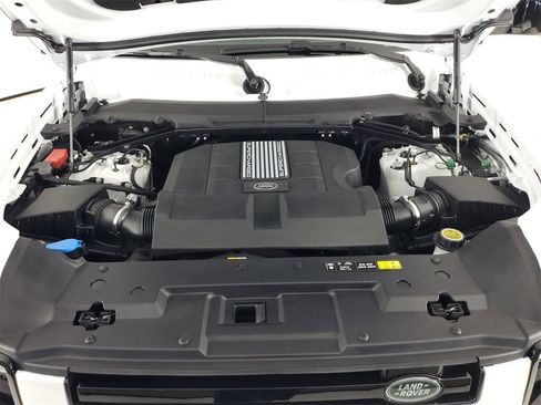 Used 2024 Land Rover Defender 110 SE AWD/4WD image 16