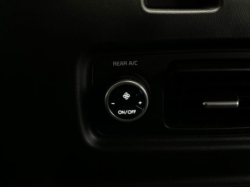 Used 2025 Hyundai Santa Fe SEL image 13