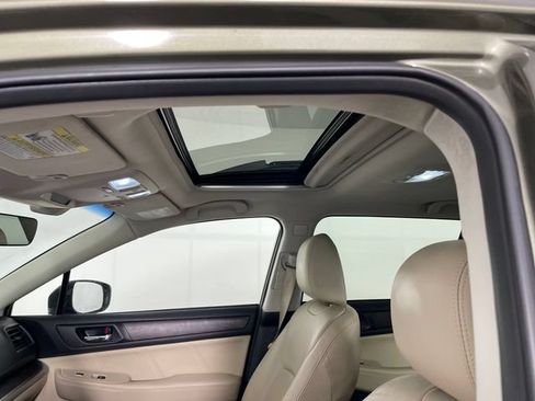 Used 2019 Subaru Outback 3.6R Limited AWD/4WD image 11