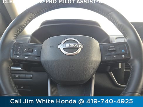 Used 2025 Nissan Rogue SV image 28