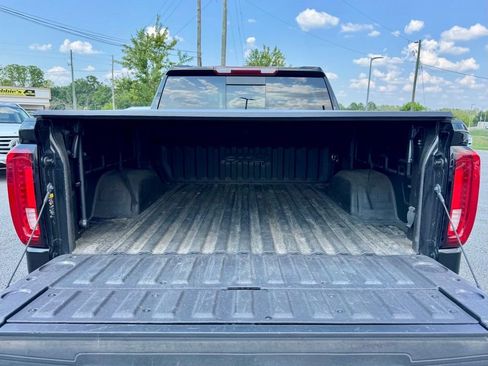 Used 2024 GMC Sierra 1500 AT4 w/ AT4 Premium Package AWD/4WD image 9