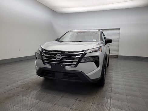 Used 2024 Nissan Rogue S image 15