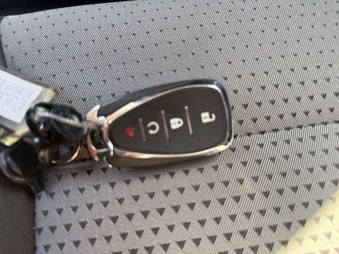 Used 2025 Chevrolet Trax LT FWD image 25
