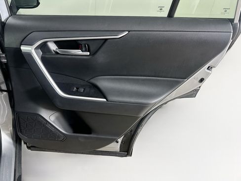 Used 2025 Toyota RAV4 XLE FWD image 29