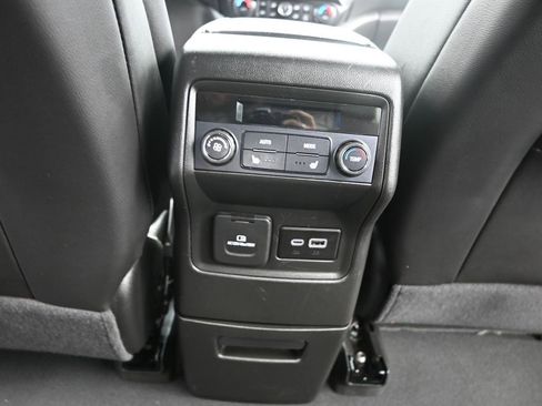 Used 2023 GMC Acadia AT4 w/ Technology Package AWD/4WD image 19