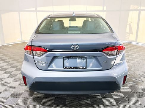 Used 2023 Toyota Corolla LE FWD image 4
