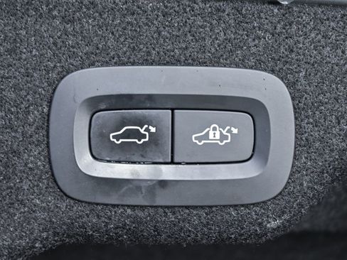 Used 2018 Volvo S90 T5 Momentum w/ Convenience Package AWD/4WD image 30