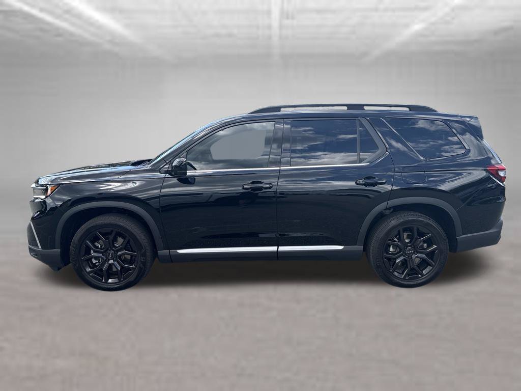 Used 2025 Honda Pilot Touring image 2