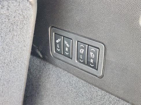 Used 2023 Cadillac XT6 Premium Luxury image 45