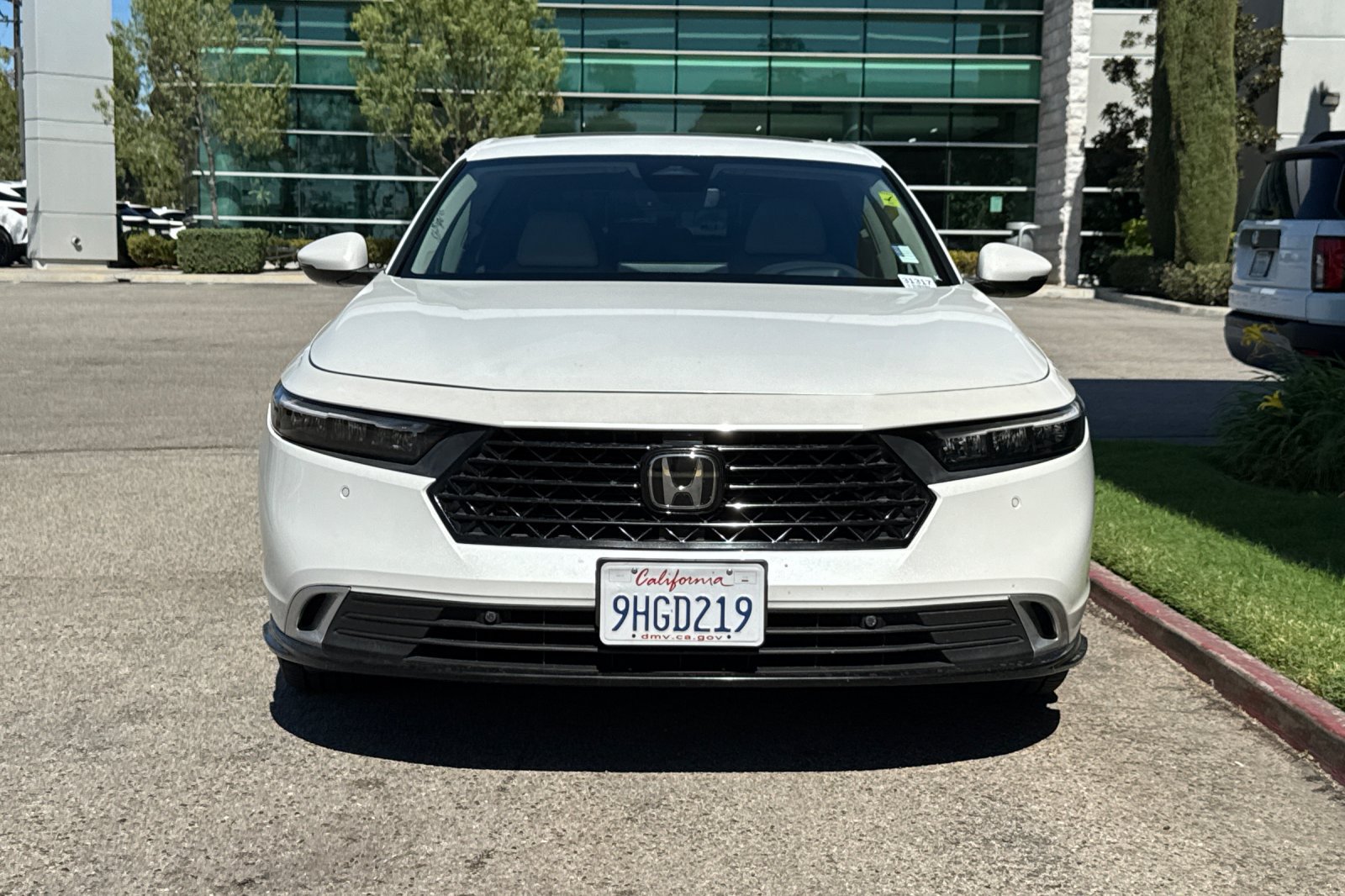 Used 2023 Honda Accord Touring image 3